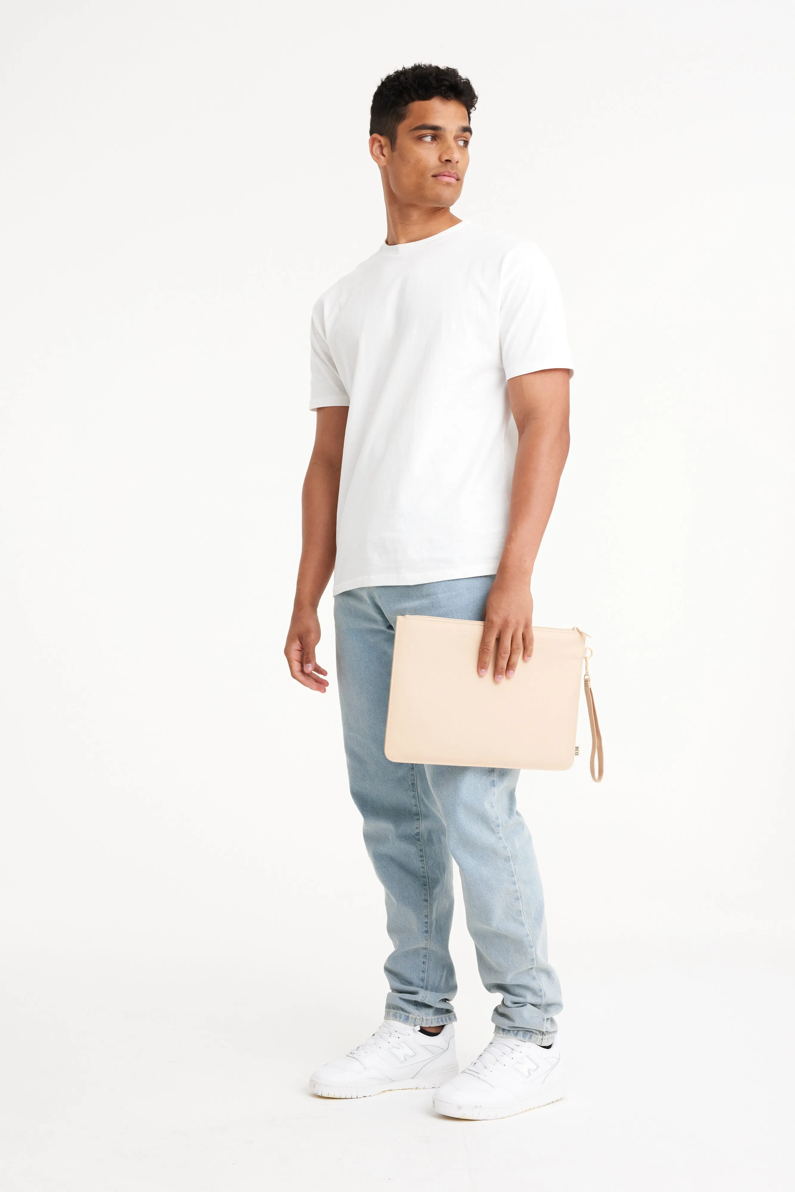 The BÉISics Laptop Pouch in Beige